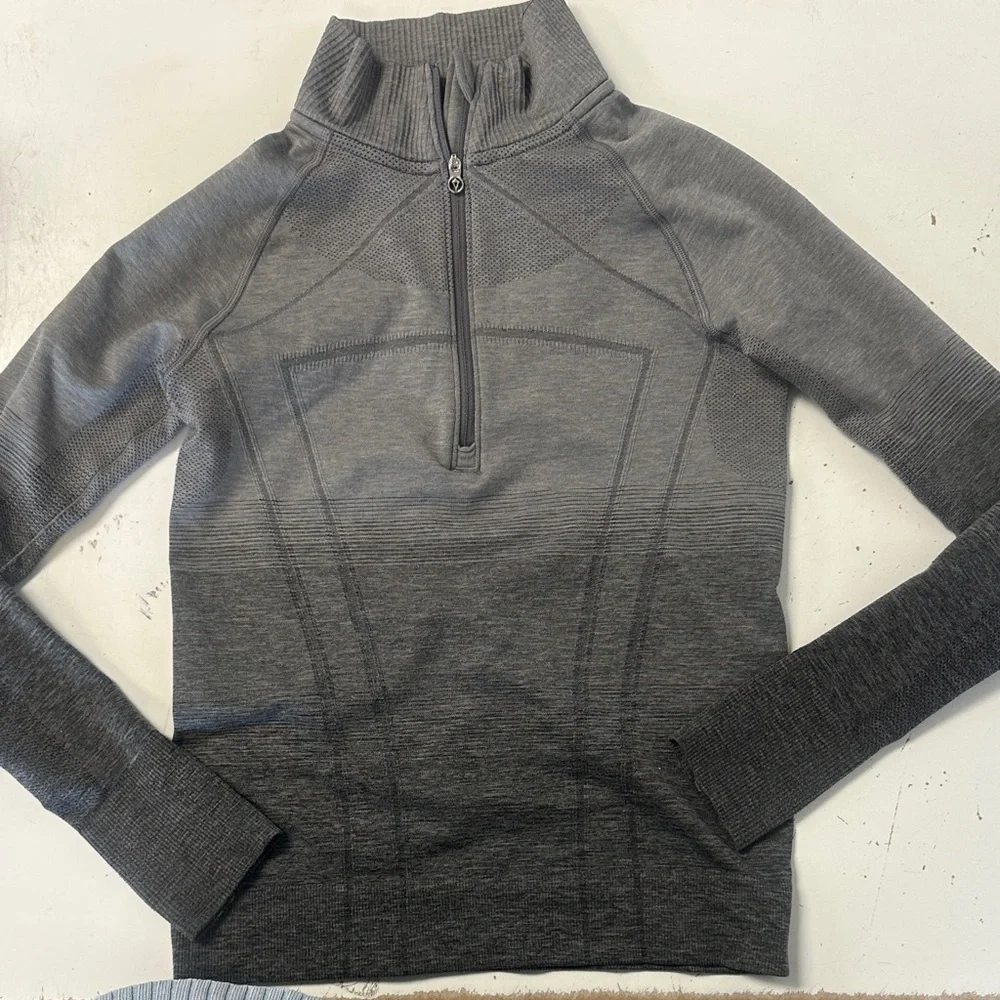 Ivivva Swiftly Tech 1/4 Zip Pullover Ombré Gray 10